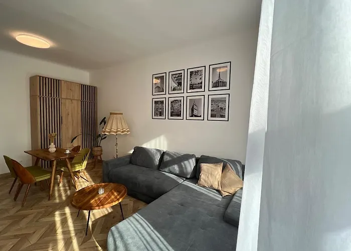 Timeless Near Center