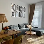 The Legionnaire Boutique Art&history Old Town Lägenhet Bratislava